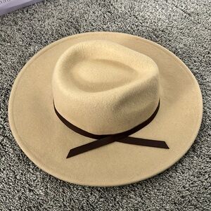 Women's Tan Hat